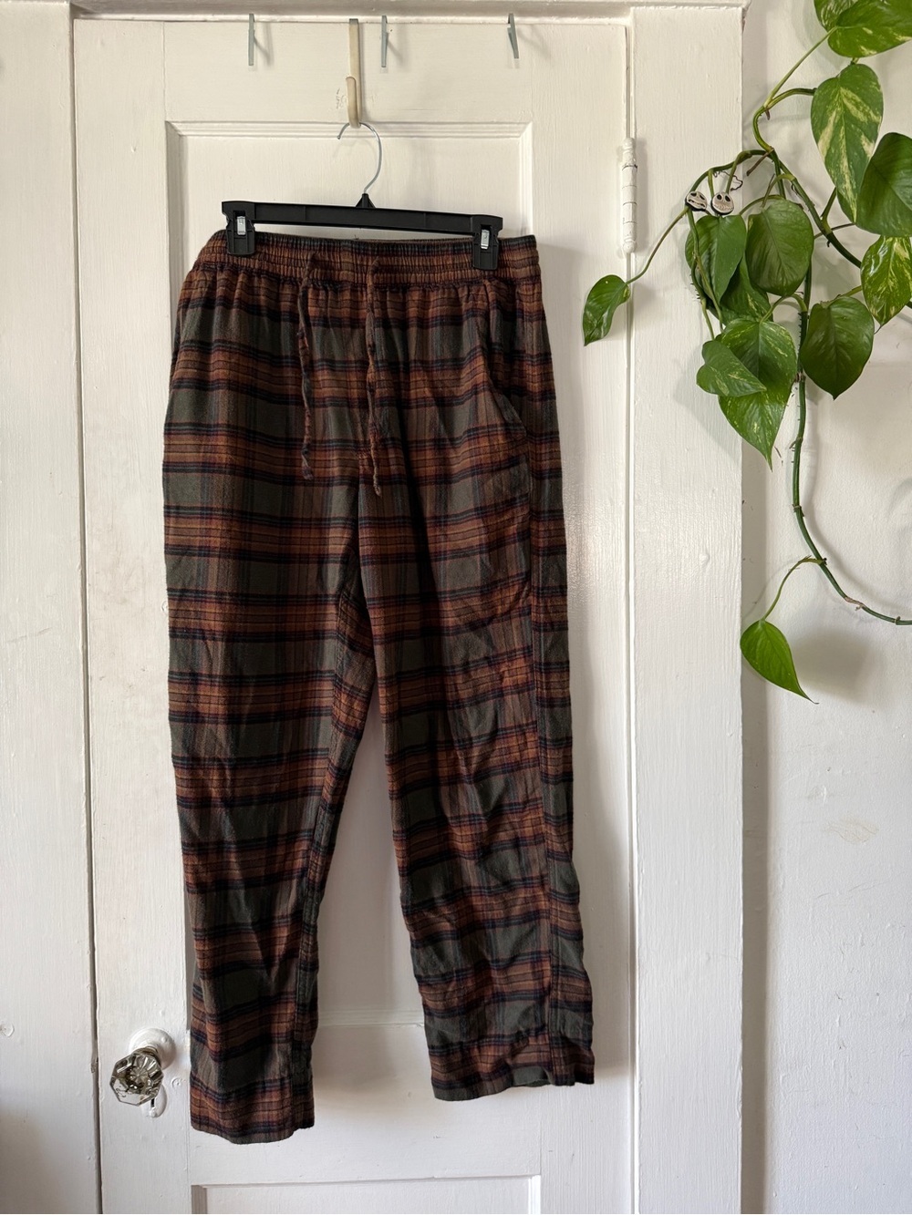 American Eagle Outfitters Brown and Green Plaid Drawstring Joggers size 32-34